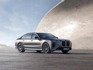 BMW Serie 7 2026: lusso, tecnologia e strategie globali