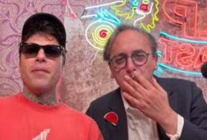 Bonelli e la gag dello spinello da Fedez: “Niente di preparato, ho fumato per lanciare un messaggio”