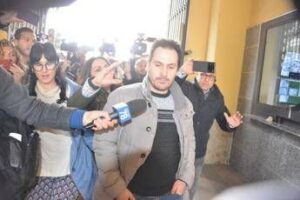 Caso Garlasco, difesa Sempio: “Suo piede incompatibile con impronte killer, no confessione in soliloqui”