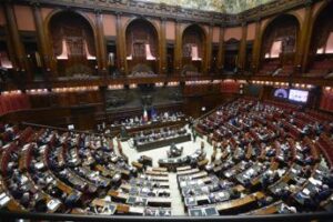 Decreto Carburanti, maggioranza cambia il testo alla Camera: dovrà tornare al Senato