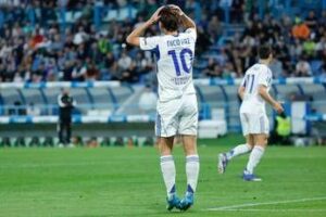 Genoa-Como, problema all’occhio e sostituzione per Nico Paz: cos’è successo a Marassi