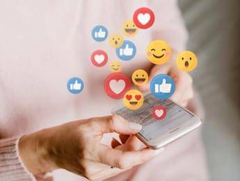 Influencer, la carica dei 40mila: dalla moda al food, fatturano in media 21mila euro all’anno