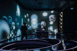 Iqos e Devialet alla Milano Design Week con ‘Soundsorial Design’