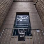 Jimmy Kimmel risponde a Melania Trump: “D’accordo su stop retorica d’odio, ne parli con suo marito”