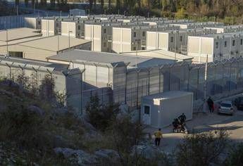 Migranti, Fratelli d’Italia: “Il Cpr di Gjader è pieno e funzionante, smentita l’ennesima falsa narrazione delle sinistre”