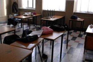 Prof aggredito da 11enne, sul casco del ragazzo le scritte sulle stragi Usa