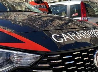 Scontro a fuoco in strada a Napoli, ferite due ragazze di 23 e 24 anni