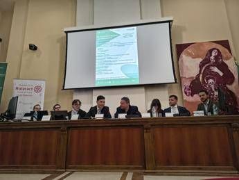 Scuola, Anief ‘apre’ a giovani insegnanti: dare più tutele