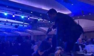 Spari alla cena di Trump con i giornalisti, il nostro testimone: “Ho sentito i colpi e mi è stato subito chiaro, era un attentato”