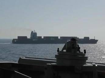 Usa colpiscono e bloccano nave dell’Iran, il video dell’operazione
