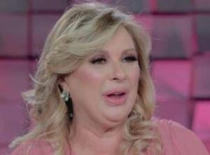 Verissimo, Tina Cipollari in lacrime. Figlio avverte: “Ci pensi due volte a nuovo fidanzato”