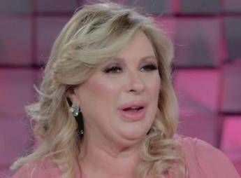 Verissimo, Tina Cipollari in lacrime. Figlio avverte: “Ci pensi due volte a nuovo fidanzato”