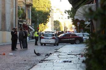 Auto sulla folla a Modena, El Koudri: “Ho preso un coltello e sono uscito, sapevo che quel giorno morivo”