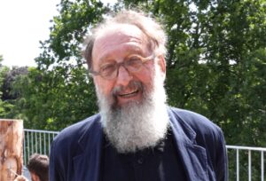 De Lucchi: “Materiale stupendo e poliedrico”