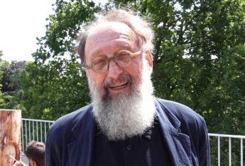 De Lucchi: “Materiale stupendo e poliedrico”