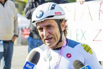 È morto Alex Zanardi: l’ex pilota di Formula 1 e campione paralimpico aveva 59 anni
