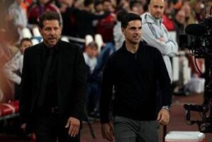 Furia Simeone con Arteta: rissa tra panchine in Arsenal-Atletico Madrid