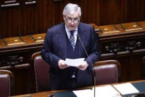 Iran, Tajani: “Non siamo qui per chiedere di autorizzare nuova missione militare nel Golfo”
