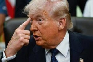Iran-Usa, alta tensione nello Stretto di Hormuz. Trump: “Solo scaramucce”