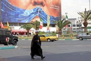 Iran si prepara alla nuova guerra contro Trump, le mosse di Teheran