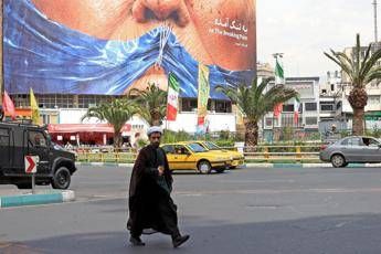 Iran si prepara alla nuova guerra contro Trump, le mosse di Teheran