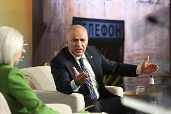 “La Cina aspetta la disfatta russa per riprendersi la Siberia”: Kasparov sul regime di Putin