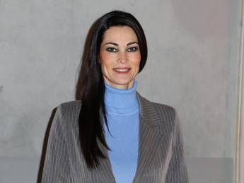 Manuela Arcuri, la separazione dal marito: “Colpa di entrambi, ci siamo dati per scontati”