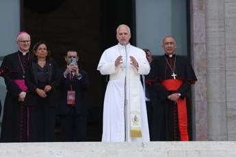 Monito del Papa: “Non si chiami ‘difesa’ il riarmo che depaupera investimenti in educazione e salute”