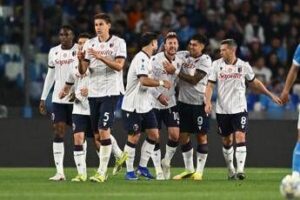 Napoli-Bologna 0-2, Orsolini raddoppia su rigore (con Var) e gli azzurri protestano: cos’è successo