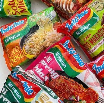 Noodles istantanei nuova mania, il medico nutrizionista: “Non li boccio, anzi”