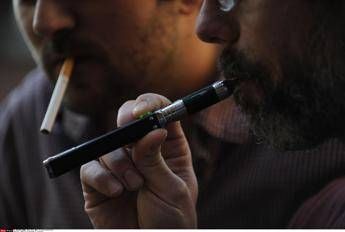 Oncologi: “In 4 anni raddoppiato uso sigarette elettroniche e tabacco riscaldato”