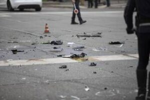 Scontro tra auto e moto a Milano nella notte, morto un 21enne