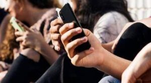 Smartphone spento e niente social, oggi è il Disconnect Day
