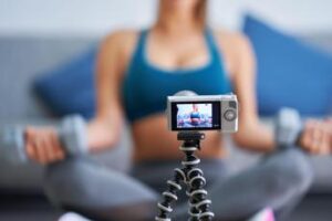 Social, abuso di Instagram può alterare la percezione del proprio corpo, lo studio 