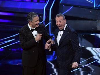 Amadeus da Fiorello: “Anche se la Rai ha muri enormi, io voglio superarli. Sanremo? Non si rifiuta mai”