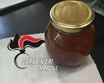 Cos’è il ‘miele da sballo’, l’esperta: “Thc fino al 90%, può causare psicosi e coma”