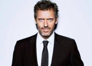 Dottor House, giornalista critica e Hugh Laurie si infuria