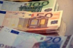 Effetto ‘soldi trovati’ sulla quattordicesima il motivo psicologico che ci porta a bruciarla subito