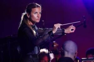 Fenice, Beatrice Venezi impugna la risoluzione del contratto: “Provvedimento nullo e discriminatorio”