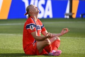 Haaland trascina la Norvegia, doppietta e show all’esordio Mondiale