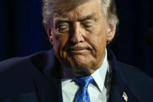 Iran, attacchi Usa a Hormuz: risposta di Trump ai droni di Teheran