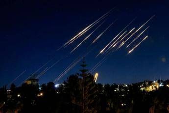 Iran lancia missili contro Israele. Trump: “Fermatevi”. Forze Usa in allerta
