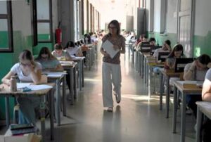 Maturità 2026, al via l’esame con la prova di italiano per 527mila studenti