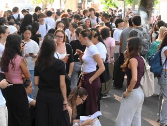 Maturità 2026, l’esperto: “Studiare tutta la notte non aiuta, dormire sì”