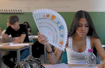 Maturità 2026, seconda prova oggi: materie, orari e durata per ogni indirizzo