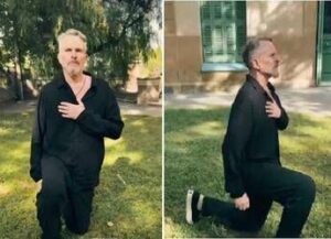 Miguel Bosé in ginocchio sui social: il video con la scritta ‘I can’t breathe’ dedicato a Henry Nowak