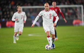 Mondiali, medico Danimarca: “Eriksen di buon umore dopo malore in amichevole”
