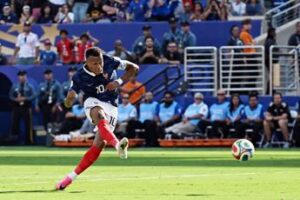 Mondiali, un gol annullato e due pali: Francia ‘folle’ contro Svezia