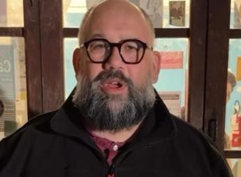 “Obeso e con spalle troppo larghe per risonanza magnetica”: l’odissea dell’attore Francesco Chiantese