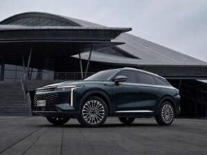 Omoda 9 Aurora Edition, mille esemplari per l’Italia